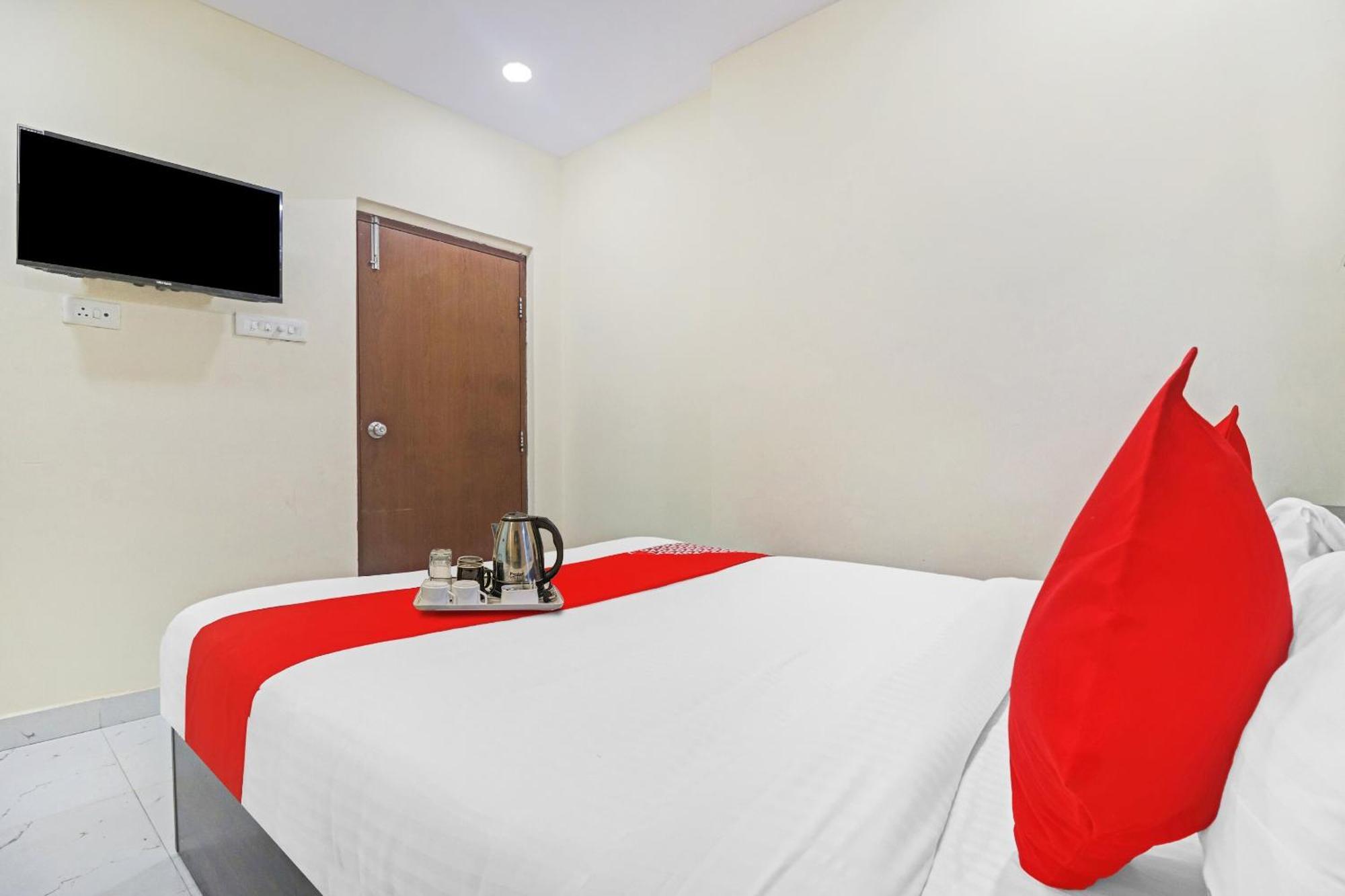 Hotel O Sri Navya Grand Near Nexus ไฮเดอราบัด ภายนอก รูปภาพ